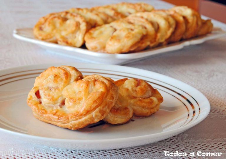 Palmeras de hojaldre de jamón y queso