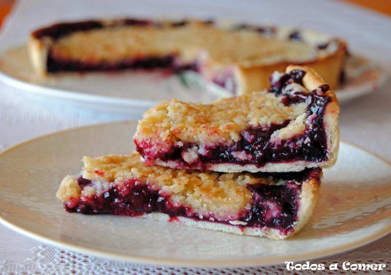 Tarta de frutos rojos fácil