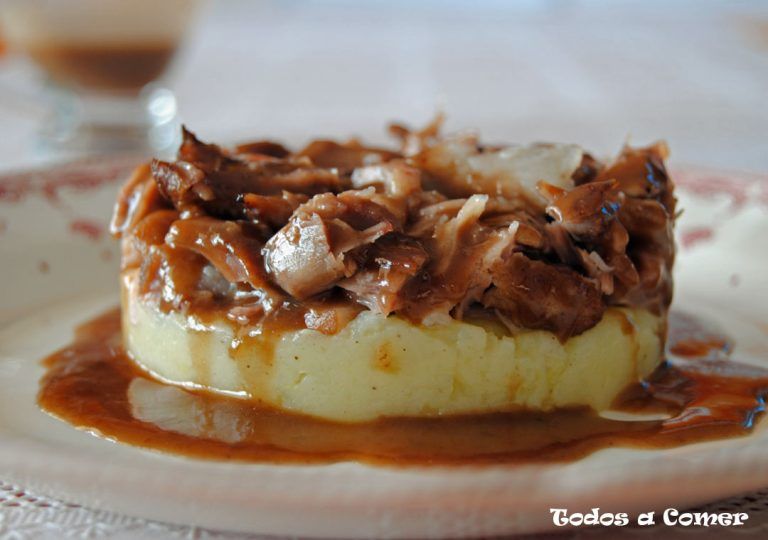 Codillo al vino tinto