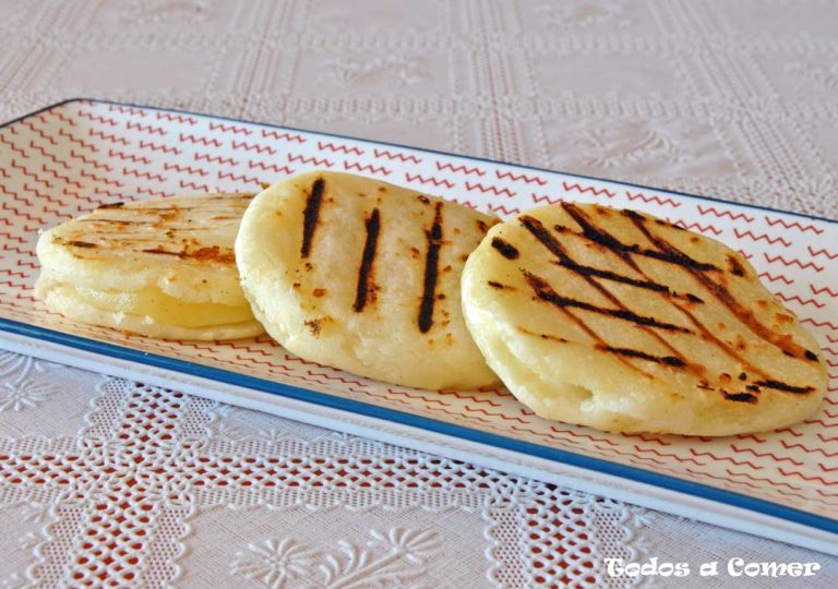 Arepas de queso colombianas. Receta fácil y deliciosa