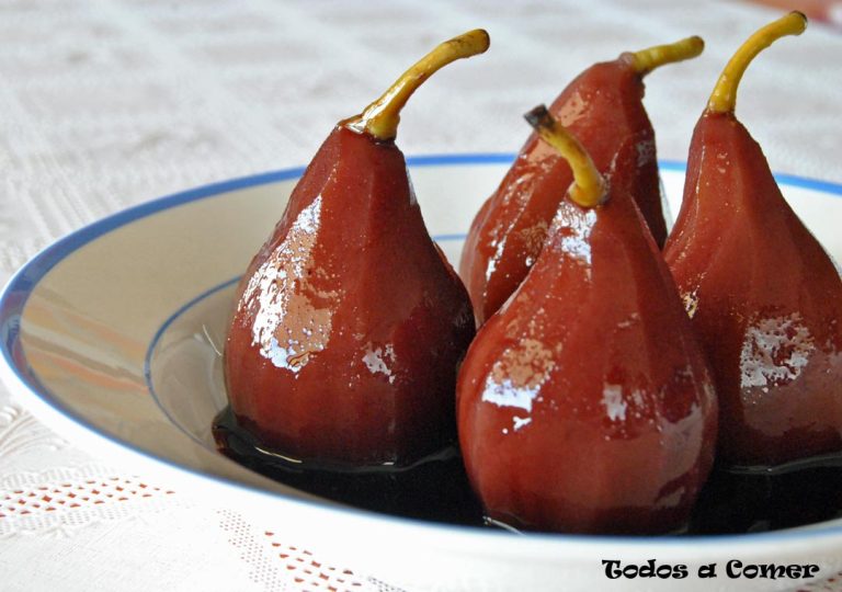 Peras al vino tinto