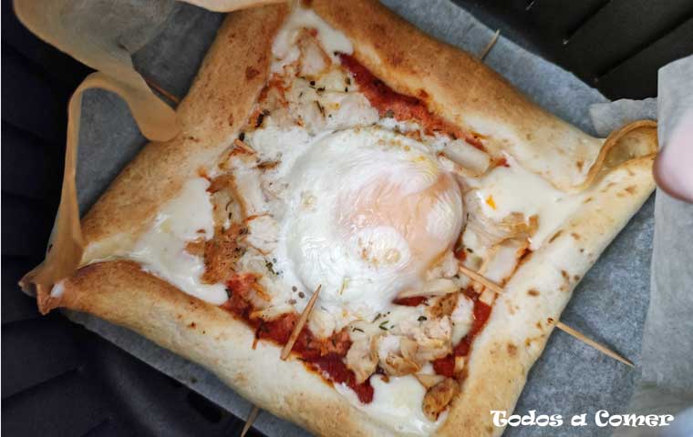 Piadina de jamón y queso en freidora de aire- Terminada