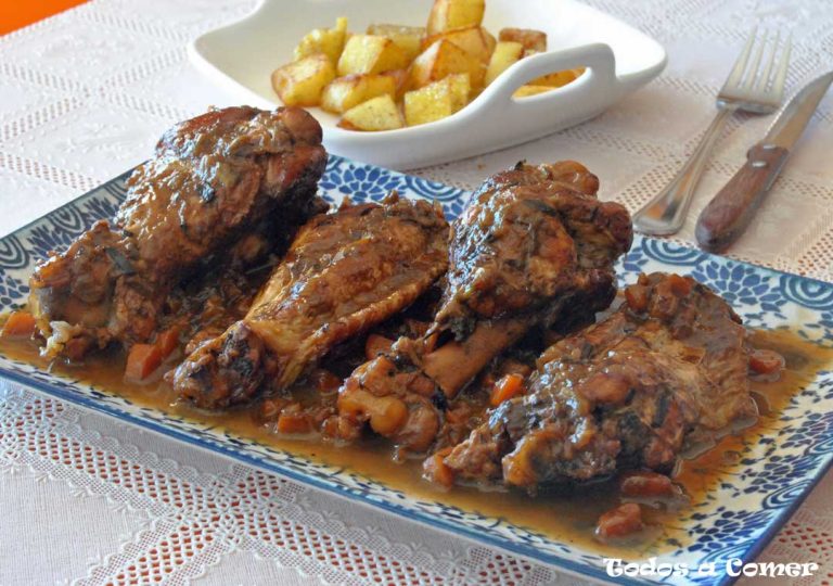 Alas de pavo en salsa, un guiso sabroso y muy fácil