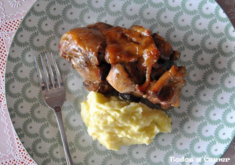 Codillo al horno tierno y lleno de sabor