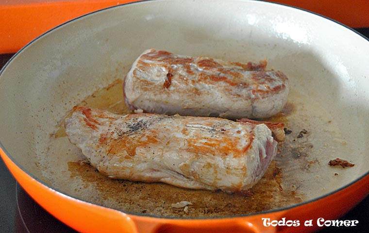 Solomillo de cerdo a la cerveza- Sellando la carne