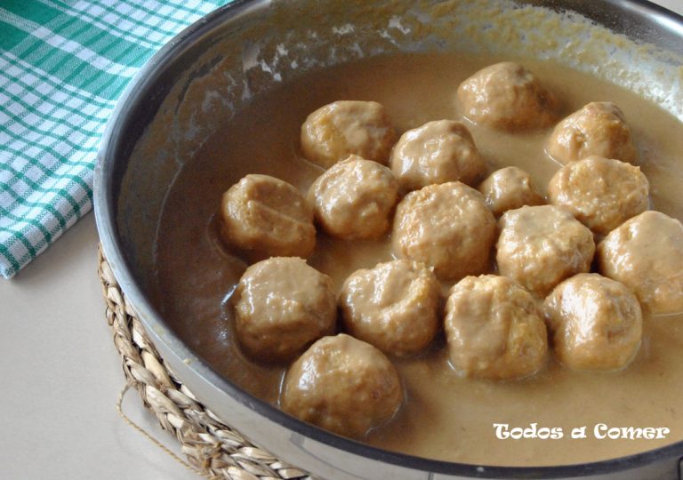 Albóndigas de merluza y gambas muy jugosas y deliciosas
