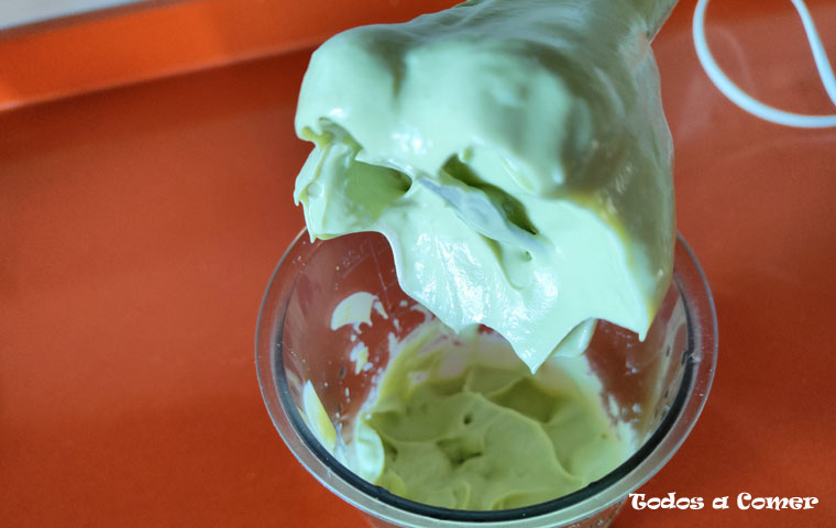 Mayonesa de aguacate con huevo duro- Textura final