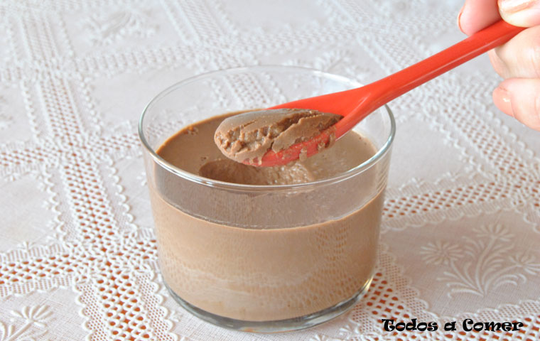 Vasitos de chocolate cremosos