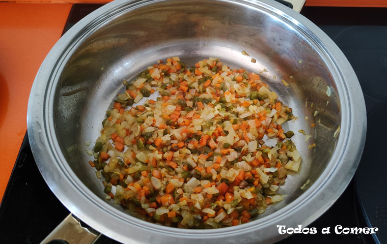 Canelones de pollo- Pochando verduras