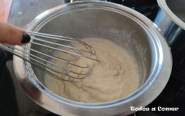 Canelones de pollo- Preparando de la bechamel 2