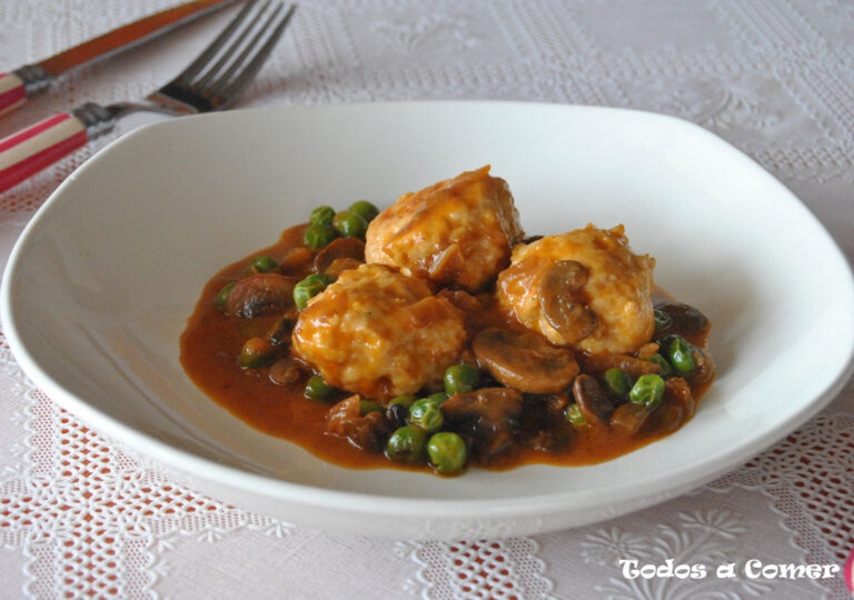 Albóndigas de pollo en salsa de la abuela