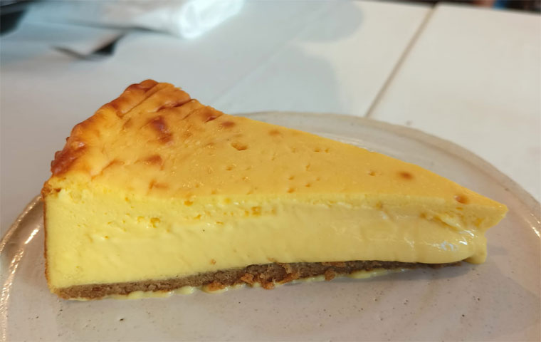 Porción de la tarta de queso manchego de Pedro Trujillo