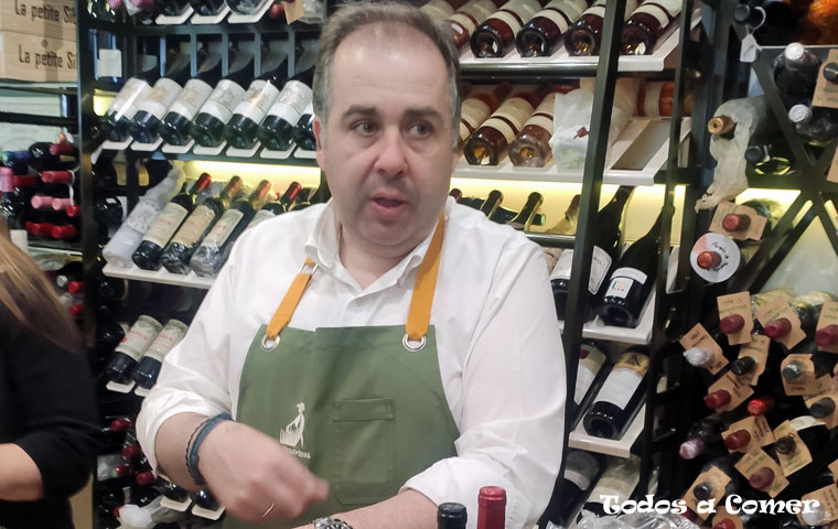 Raúl Barroso, propietario de Las Esparteras, en la bodega