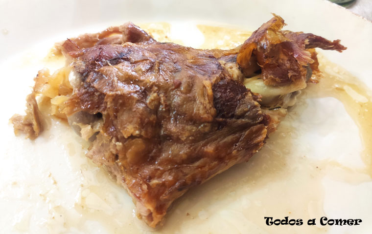 Asado de cordero en horno de leña