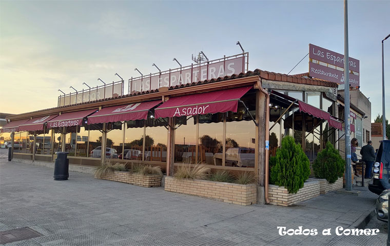 Restaurante Las Esparteras, en Casarrubios del Monte. Fachada exterior