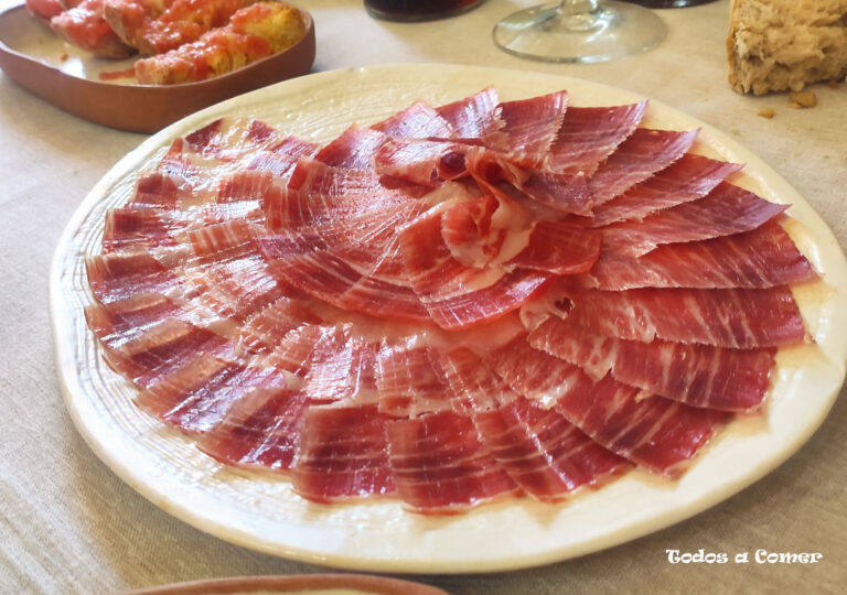 Cómo reconocer un jamón ibérico auténtico y cómo conservarlo en casa