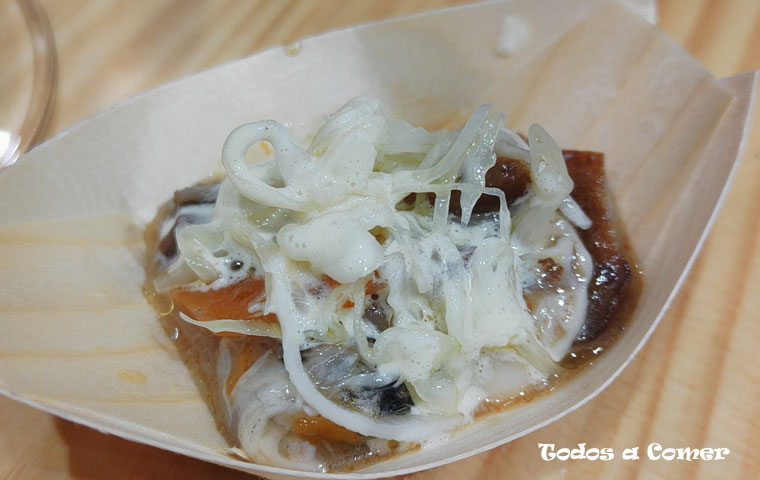 Níscalos escabechados con tartar de ostra 