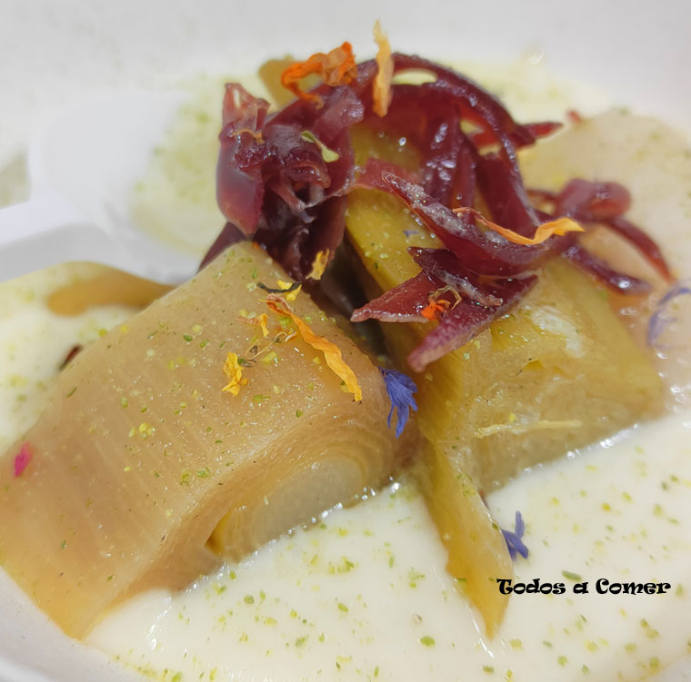 Puerros asados con vichyssoise de perretxico 