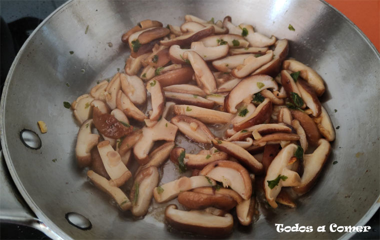 Setas shiitake con salsa de soja- Cocinando las setas