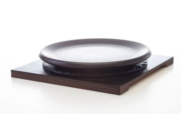 Cómo usar un plato refractario para la carne