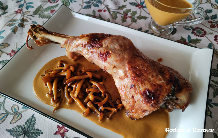 Pierna de pavo asada a la naranja